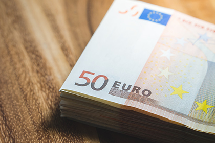 欠款未还金额标准：何时可申请报案？